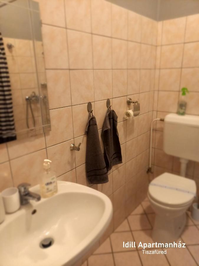 Idill Apartmanhaz B&B Tiszafüred Exteriör bild