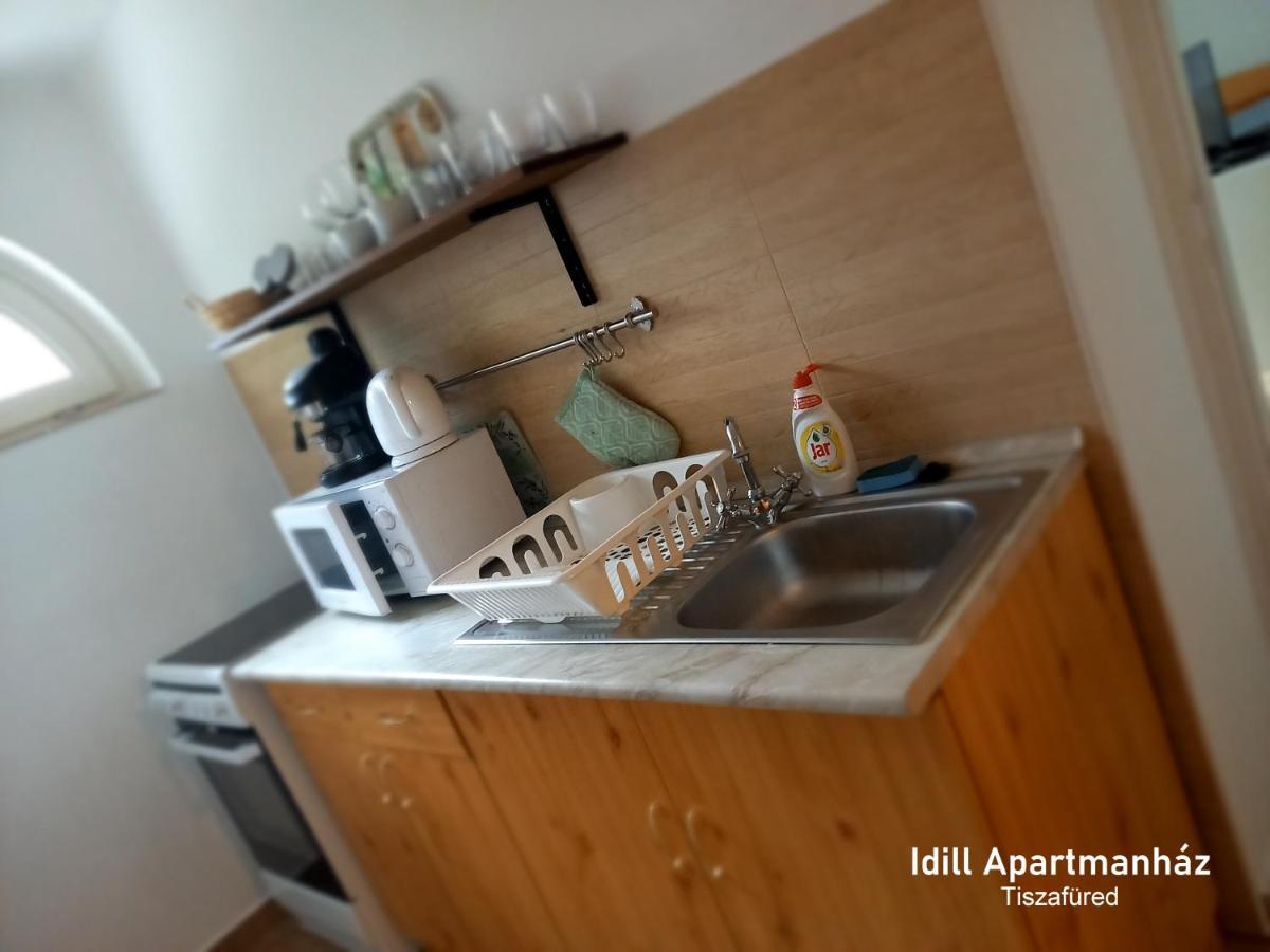 Idill Apartmanhaz B&B Tiszafüred Exteriör bild
