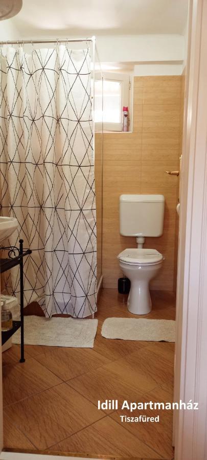 Idill Apartmanhaz B&B Tiszafüred Exteriör bild