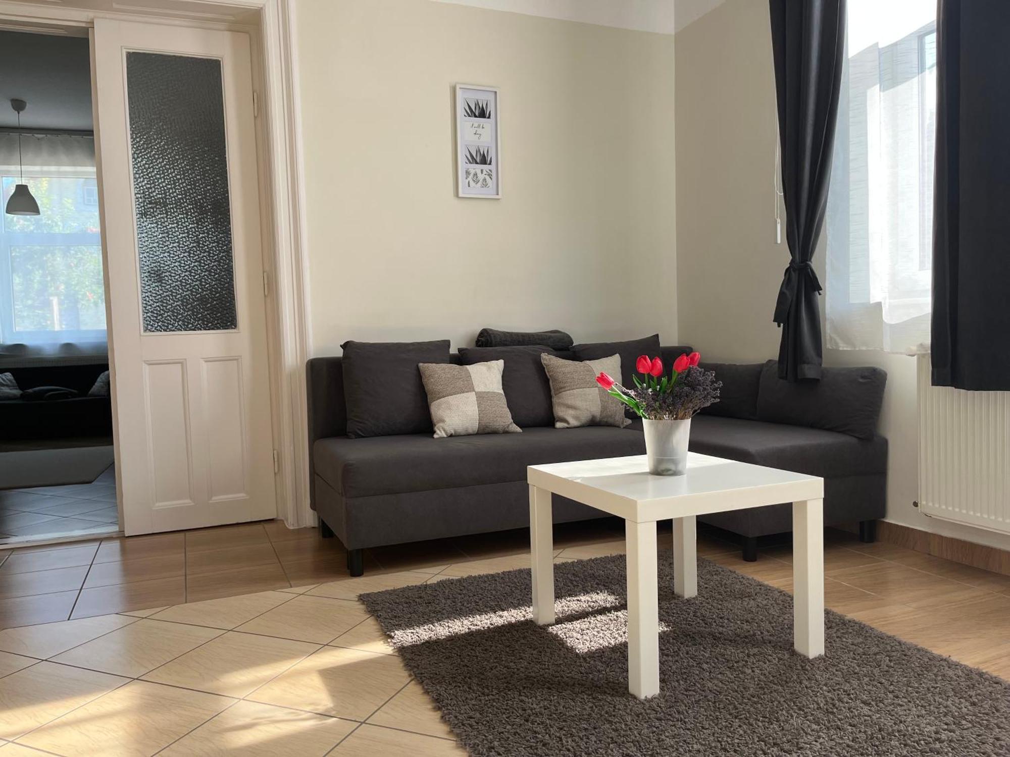 Idill Apartmanhaz B&B Tiszafüred Exteriör bild