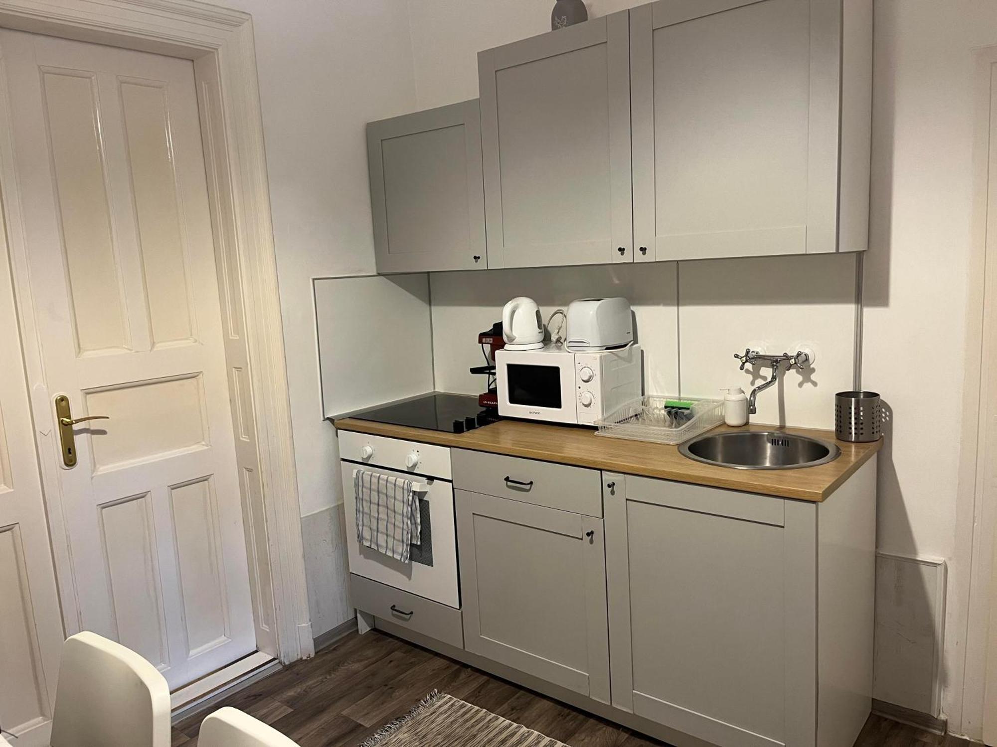 Idill Apartmanhaz B&B Tiszafüred Exteriör bild