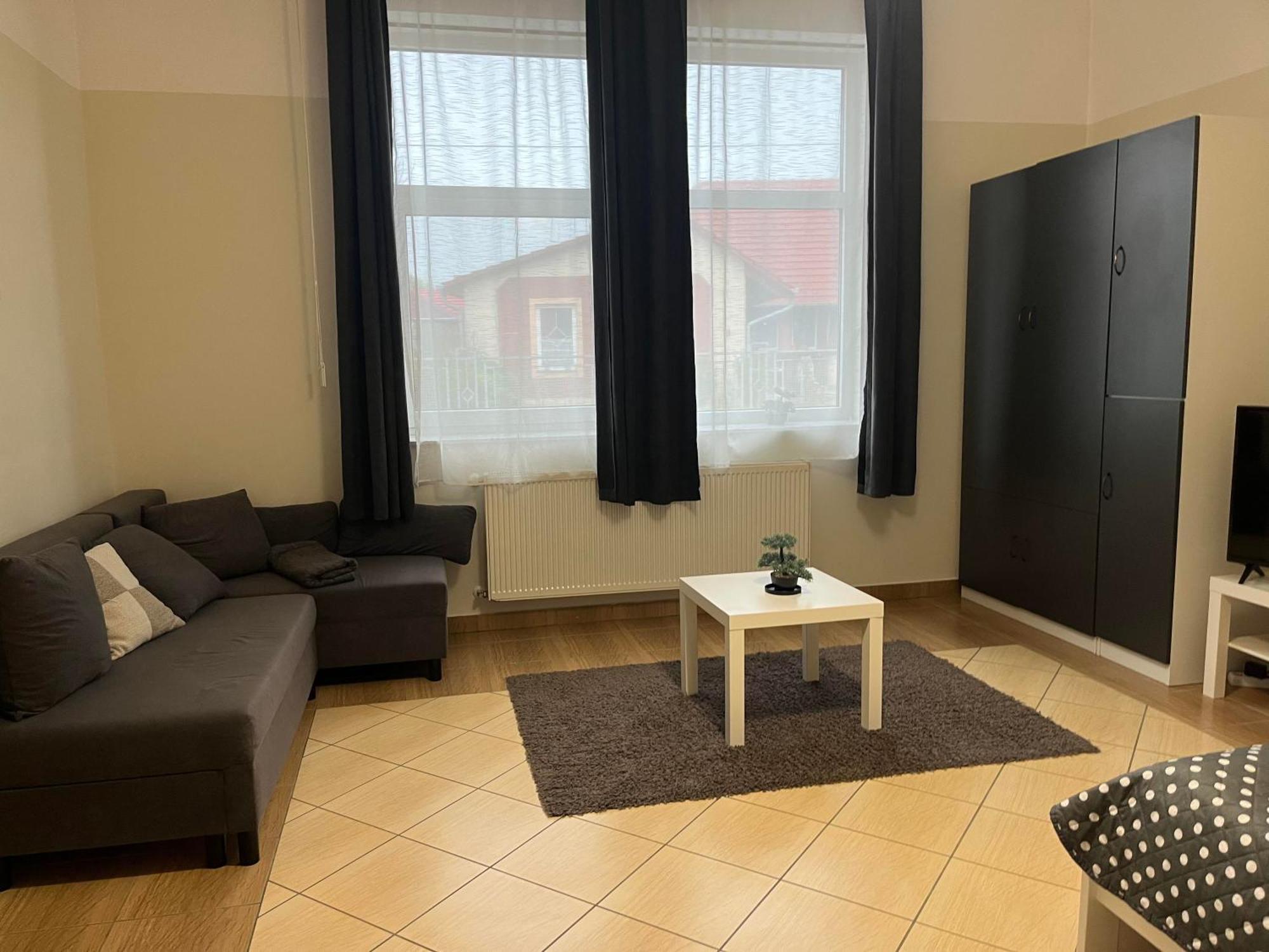 Idill Apartmanhaz B&B Tiszafüred Exteriör bild